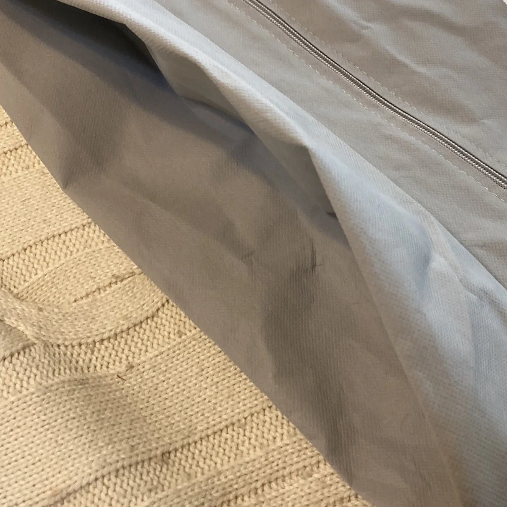 NWT Stitch Fix Travel Shoe Bags Men or Women. Zipper Closure. Gray